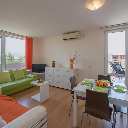 Next To Action Aquapark Sunny Apartment