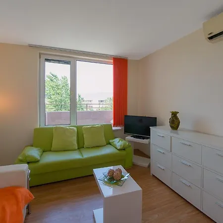 Next To Action Aquapark Sunny Apartment